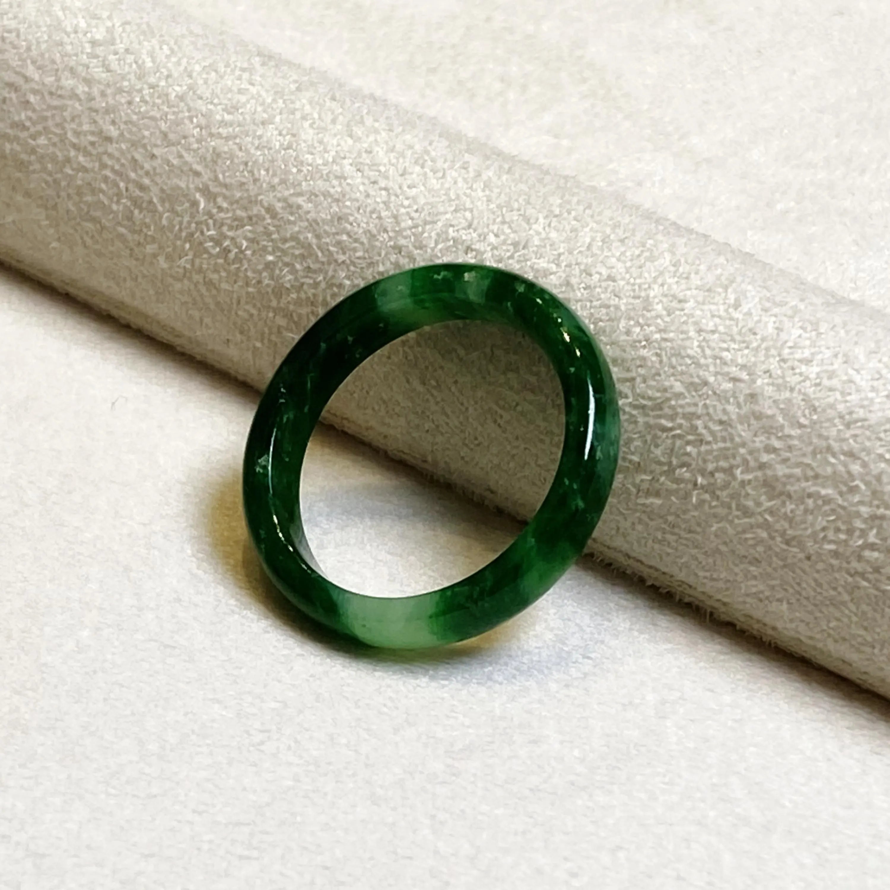 Size US 8 Intense Green Burmese Jade Ring Band - Type A Natural Jadeite