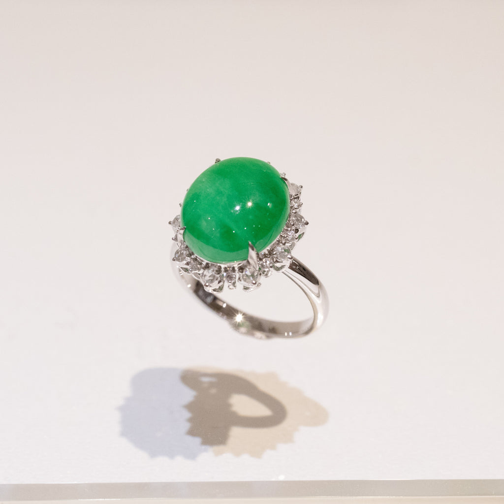 US6.25 Bright Apple Green Cabochon Jadeite Ring – 18k White Gold & Natural Diamonds