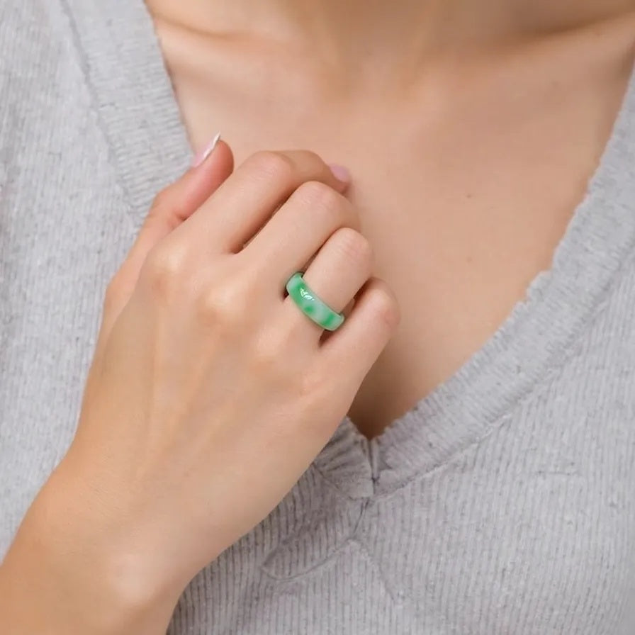 Gransky Untreated Smooth Green Band Jade Ring